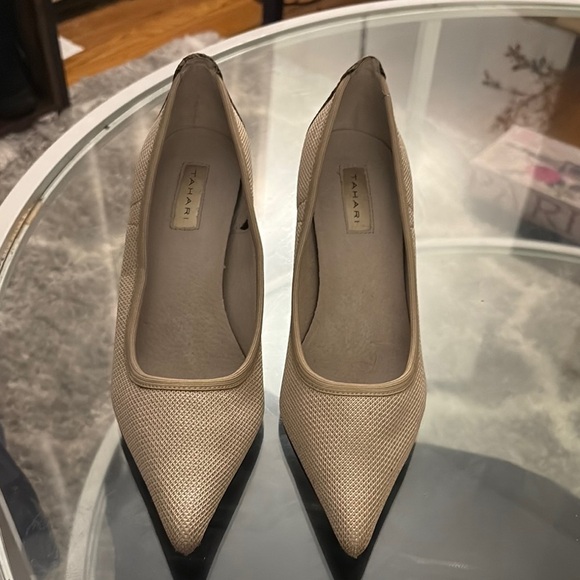 Tahari Cream Heels with Pointed Toe and Textured Finish - Picture 3 of 15